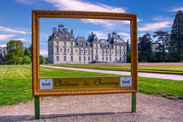 Le château de Cheverny est un château de la Loire française situé